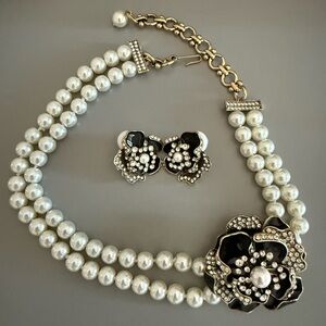 Drejew Women’s black and silver pearl rose jewelry set
